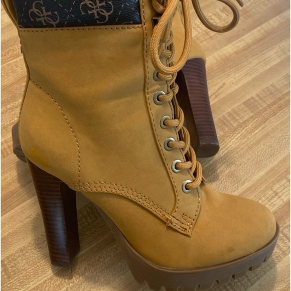 Guess Women’s Tetia Platform Bootie NWOT size 5.5 - Picture 3 of 11